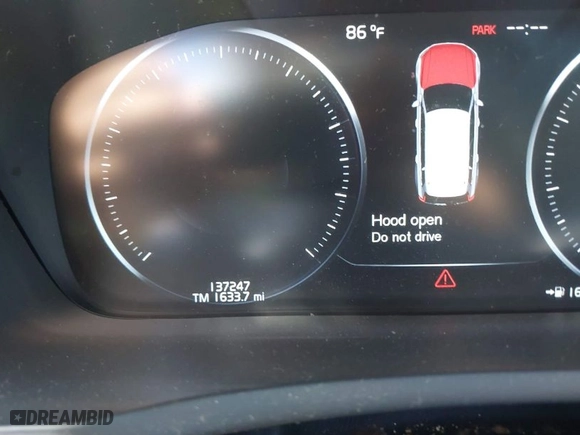 2016 Volvo XC90 T6 Momentum with VIN YV4A22PK4G1040956, listed as a IAAI auction lot 42027275 with 137,247 mi miles. Bid and sale history available at carsss.com. Image 14.
