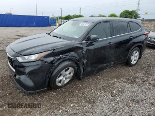 2022 Toyota Highlander LE z VIN 5TDBZRBH2NS181130, wystawiony jako Copart lot #51439145 z przebiegiem 80 927 mil mil oraz Czysty tytuł • Clean title. Historia ofert i sprzedaży dostępna na DreamBid. Obrazek 1.