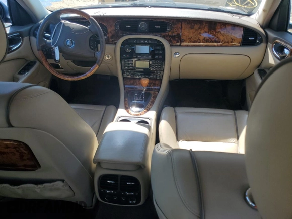 2005 Jaguar XJ Vanden Plas with VIN SAJWA82C55SG43618, listed as a Copart auction lot 47848515 with 237,224 mi miles and Salvage Title. Bid and sale history available at carsss.com. Image 8.