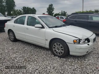 2005 Volvo S60 with VIN YV1RS612X52461555, listed as a Copart auction lot 60142144 with 156,418 mi miles and Clean Title. Bid and sale history available at carsss.com. Image 4.