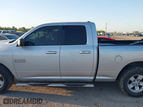 2017 Ram 1500 SLT z VIN 1C6RR6GG3HS730155, wystawiony jako IAAI lot #41929530 z przebiegiem 180 690 mil mil oraz . Historia ofert i sprzedaży dostępna na DreamBid. Obrazek 14.