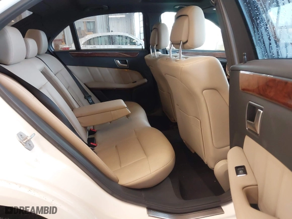2013 Mercedes-Benz E-Class E 350 Luxury with VIN WDDHF8JBXDA745134, listed as a IAAI auction lot 41560286 with 125,208 mi miles. Bid and sale history available at carsss.com. Image 8.