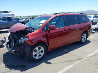 2011 Toyota Sienna LE AAS with VIN 5TDKK3DC2BS118124, listed as a IAAI auction lot 42121524 with 270,284 mi miles. Bid and sale history available at carsss.com. Image 18.