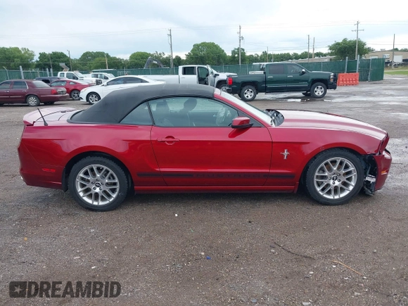2014 Ford Mustang V6 z VIN 1ZVBP8EM6E5277323, wystawiony jako IAAI lot #42601652 z przebiegiem 64 616 mil mil oraz . Historia ofert i sprzedaży dostępna na DreamBid. Obrazek 13.