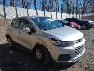 2018 Chevrolet Trax LS with VIN KL7CJKSBXJB721384, listed as a IAAI auction lot 41716064 with 31,860 mi miles. Bid and sale history available at carsss.com. Image 1.