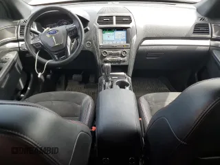 2018 Ford Explorer XLT z VIN 1FM5K8DH8JGB55978, wystawiony jako Copart lot #55089785 z przebiegiem 39 247 mil mil oraz Szkoda całkowita • Salvage title. Historia ofert i sprzedaży dostępna na DreamBid. Obrazek 8.