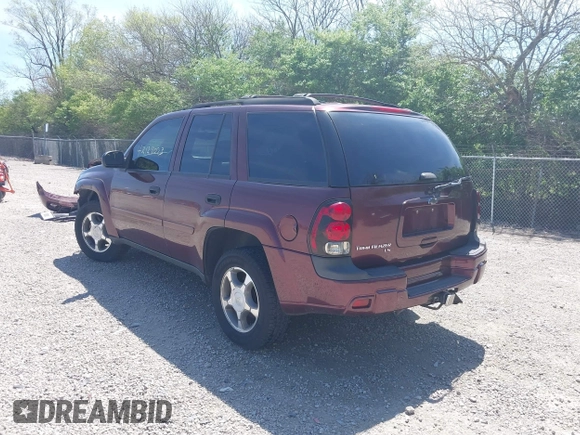 2007 Chevrolet TrailBlazer LS with VIN 1GNDS13S172275140, listed as a IAAI auction lot 42129093 with 212,903 mi miles and . Bid and sale history available at DreamBid. Image 3.