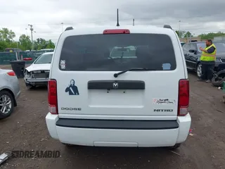 2011 Dodge Nitro Heat z VIN 1D4PU4GK7BW598432, wystawiony jako IAAI lot #42252036 z przebiegiem 148 329 mil mil oraz . Historia ofert i sprzedaży dostępna na DreamBid. Obrazek 16.