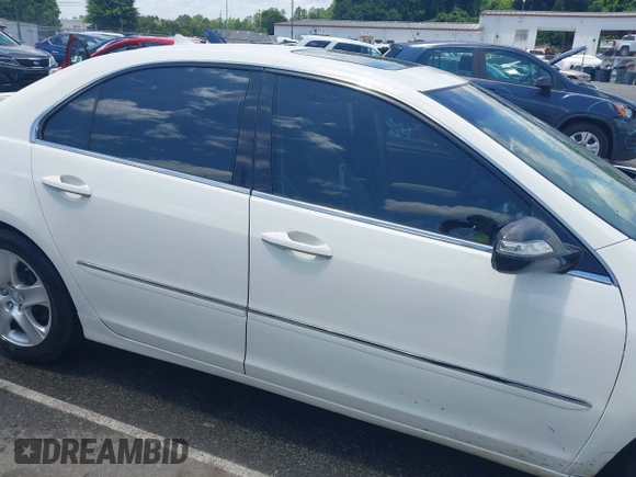 2006 Acura RL with VIN JH4KB16566C003955, listed as a IAAI auction lot 42526580 with 191,823 mi miles and . Bid and sale history available at DreamBid. Image 13.