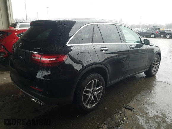 2019 Mercedes-Benz GLC with VIN WDC0G4KB2KV142335, listed as a Copart auction lot 70505462 with 30,240 mi miles. Bid and sale history available at carsss.com. Image 3.