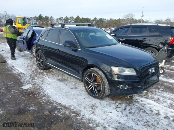 2014 Audi Q5 Premium Plus with VIN WA1LFAFP7EA021221, listed as a IAAI auction lot 41373296 with 135,515 mi miles. Bid and sale history available at carsss.com. Image 1.