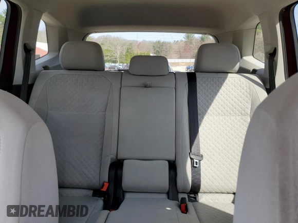 2018 Volkswagen Tiguan S z VIN 3VV0B7AX8JM124256, wystawiony jako Copart lot #53626695 z przebiegiem 82 171 mil mil oraz Szkoda całkowita • Salvage title. Historia ofert i sprzedaży dostępna na DreamBid. Obrazek 10.