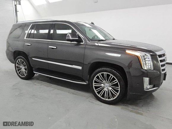 2018 Cadillac Escalade Luxury with VIN 1GYS3BKJ6JR225287, listed as a Copart auction lot 88004955 with 123,734 mi miles and Clean Title. Bid and sale history available at carsss.com. Image 4.