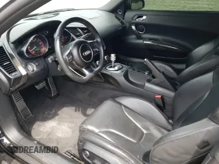 2011 Audi R8 z VIN WUAVNAFG5BN000487, wystawiony jako Copart lot #53643794 z przebiegiem 43 170 mil mil oraz Tytuł czysty. Historia ofert i sprzedaży dostępna na DreamBid. Obrazek 8.