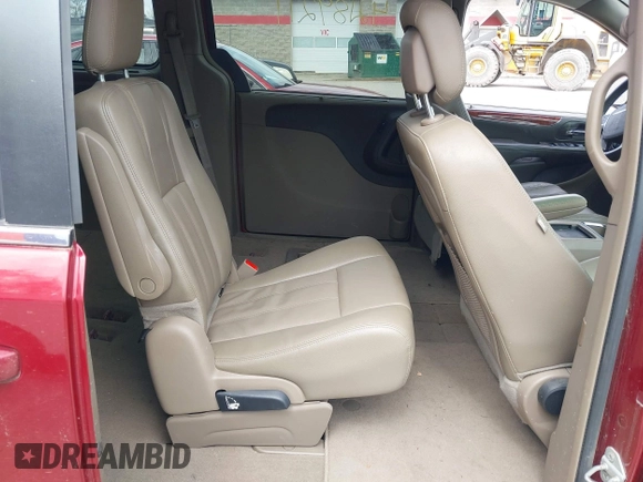 2015 Chrysler Town & Country Touring with VIN 2C4RC1BG6FR513993, listed as a IAAI auction lot 42189211 with 175,538 mi miles. Bid and sale history available at carsss.com. Image 8.