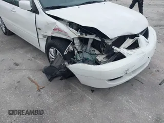 2005 Mitsubishi Lancer ES z VIN JA3AJ26E35U025117, wystawiony jako IAAI lot #41634961 z przebiegiem 206 822 mil mil oraz . Historia ofert i sprzedaży dostępna na DreamBid. Obrazek 6.