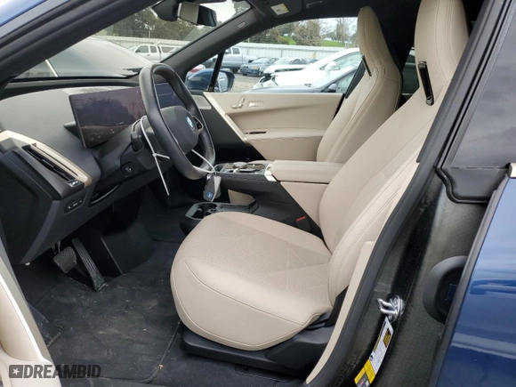 2022 BMW iX xDrive50 with VIN WB523CF02NCK25417, listed as a Copart auction lot 43392374 with 17,904 mi miles. Bid and sale history available at carsss.com. Image 7.