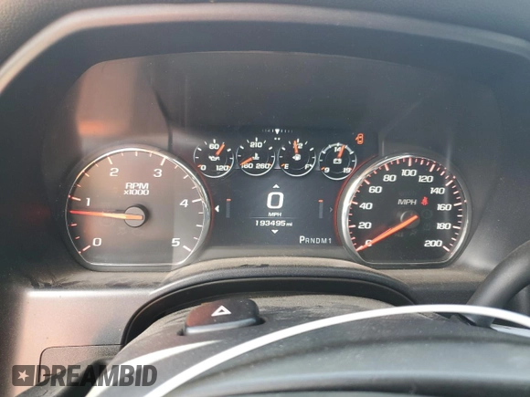 2015 GMC Sierra 2500HD Denali z VIN 1GT120E82FF160626, wystawiony jako Copart lot #57807735 z przebiegiem 193 495 mil mil oraz Szkoda całkowita • Salvage title. Historia ofert i sprzedaży dostępna na DreamBid. Obrazek 9.