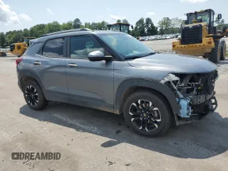 2021 Chevrolet TrailBlazer LT with VIN KL79MPSL1MB040347, listed as a Copart auction lot 64392884 with 42,576 mi miles and Salvage Title. Bid and sale history available at DreamBid. Image 4.