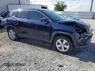 2018 Jeep Compass Latitude with VIN 3C4NJCBB5JT125048, listed as a Copart auction lot 54933965 with 82,266 mi miles and Salvage Title. Bid and sale history available at DreamBid. Image 4.