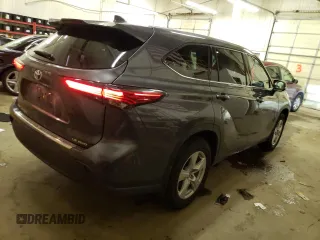 2020 Toyota Highlander LE with VIN 5TDBZRBH5LS005069, listed as a Copart auction lot 38469033 with 25,589 mi miles and . Bid and sale history available at DreamBid. Image 3.