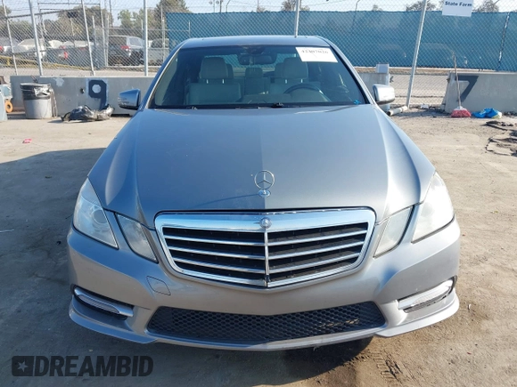 2013 Mercedes-Benz E 350 Luxury z VIN WDDHF5KB0DA745639, wystawiony jako IAAI lot #42407026 z przebiegiem 305 400 mil mil oraz . Historia ofert i sprzedaży dostępna na DreamBid. Obrazek 12.