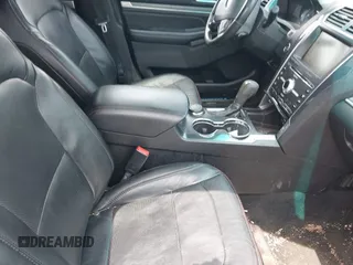 2016 Ford Explorer Sport z VIN 1FM5K8GT8GGA23182, wystawiony jako IAAI lot #42479915 z przebiegiem 160 099 mil mil oraz . Historia ofert i sprzedaży dostępna na DreamBid. Obrazek 5.