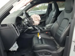 2022 Porsche Cayenne E-Hybrid Hybrid with VIN WP1AE2AY5NDA26193, listed as a Copart auction lot 48967735 with 60,703 mi miles and Clean title. Bid and sale history available at DreamBid. Image 7.