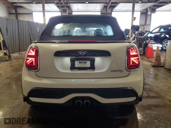 2022 MINI Convertible Cooper S с VIN WMW43DL05N3N80036, выставлен на аукционе Copart как лот 58794295 с пробегом 29 439 миль миль и Списание • Salvage title. История ставок и продаж доступна на DreamBid. Изображение 6.