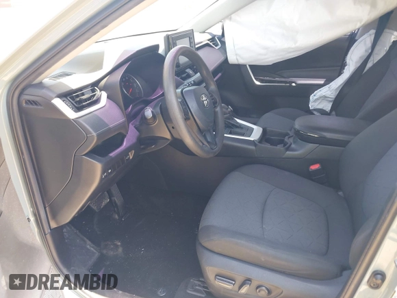 2020 Toyota RAV4 XLE with VIN 2T3W1RFV0LW069849, listed as a IAAI auction lot 42138074 with 112,062 mi miles and . Bid and sale history available at DreamBid. Image 5.
