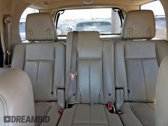 2013 Ford Expedition XLT z VIN 1FMJU1H55DEF17975, wystawiony jako Copart lot #57850025 z przebiegiem 211 799 mil mil oraz Czysty tytuł • Clean title. Historia ofert i sprzedaży dostępna na DreamBid. Obrazek 10.