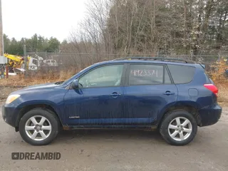2007 Toyota RAV4 Limited with VIN JTMBD31V276022825, listed as a IAAI auction lot 41923374 with 228,772 mi miles. Bid and sale history available at carsss.com. Image 12.