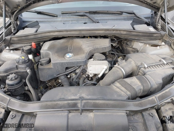 2015 BMW X1 xDrive28i with VIN WBAVL1C55FVY41749, listed as a IAAI auction lot 40977221 with 120,924 mi miles. Bid and sale history available at carsss.com. Image 10.