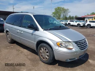 2006 Chrysler Town & Country LWB Limited with VIN 2A8GP64L16R798291, listed as a IAAI auction lot 42150570 with 206,500 mi miles. Bid and sale history available at carsss.com. Image 1.