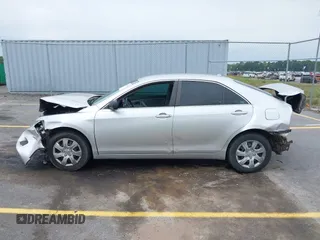 2011 Toyota Camry LE z VIN 4T1BF3EK1BU209614, wystawiony jako IAAI lot #42193388 z przebiegiem 197 732 mil mil oraz . Historia ofert i sprzedaży dostępna na DreamBid. Obrazek 14.
