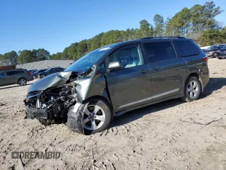 2019 Toyota Sienna LE Auto Access Seat with VIN 5TDKZ3DC0KS973674, listed as a Copart auction lot 50454255 with 99,206 mi miles and Salvage Title. Bid and sale history available at DreamBid. Image 1.