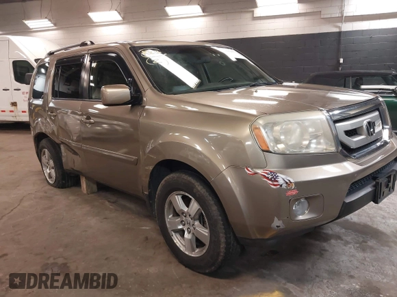 2009 Honda Pilot EX-L with VIN 5FNYF48639B011686, listed as a IAAI auction lot 41958353 with 155,382 mi miles and . Bid and sale history available at carsss.com. Image 1.