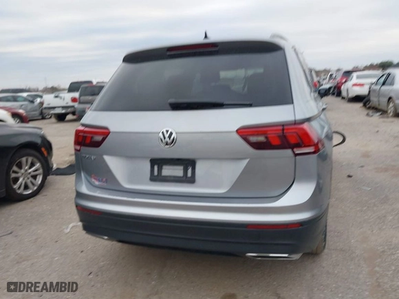 2021 Volkswagen Tiguan S with VIN 3VV1B7AX6MM053907, listed as a IAAI auction lot 41273925 with 109,761 mi miles. Bid and sale history available at carsss.com. Image 16.