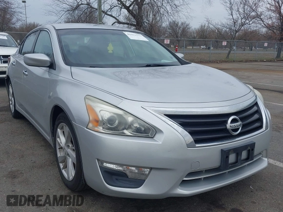 2013 Nissan Altima SV with VIN 1N4AL3AP7DC268367, listed as a IAAI auction lot 41911133 with 192,844 mi miles and . Bid and sale history available at carsss.com. Image 1.