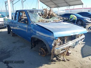1995 Nissan Frontier SE z VIN 1N6HD16Y6SC347244, wystawiony jako IAAI lot #41679522 z przebiegiem 227 493 mil mil oraz . Historia ofert i sprzedaży dostępna na DreamBid. Obrazek 1.