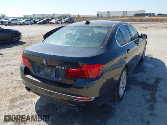 2016 BMW 5 Series 528i z VIN WBA5A5C58GG350885, wystawiony jako IAAI lot #42087884 z przebiegiem 103 680 mil mil oraz . Historia ofert i sprzedaży dostępna na DreamBid. Obrazek 4.