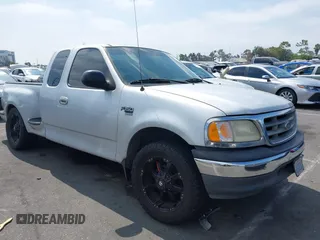 2000 Ford F-150 XL z VIN 1FTRX07L4YKA45106, wystawiony jako IAAI lot #42807166 z przebiegiem Nie podano mil oraz . Historia ofert i sprzedaży dostępna na DreamBid. Obrazek 1.