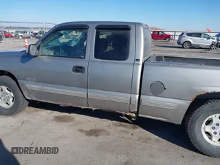 2000 Chevrolet Silverado 1500 LS with VIN 2GCEK19T6Y1352454, listed as a IAAI auction lot 41464394 with 207,109 mi miles. Bid and sale history available at carsss.com. Image 14.