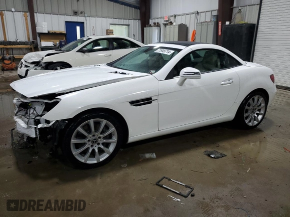 2017 Mercedes-Benz SLC 300 z VIN WDDPK3JA4HF141251, wystawiony jako Copart lot #71945714 z przebiegiem 47 165 mil mil oraz Szkoda całkowita • Salvage title. Historia ofert i sprzedaży dostępna na DreamBid. Obrazek 1.