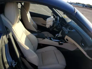 2014 BMW Z4 sDrive35i with VIN WBALM7C57EE386196, listed as a Copart auction lot 61398974 with 60,204 mi miles and Non Repairable. Bid and sale history available at carsss.com. Image 11.