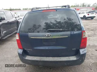 2006 Kia Sedona LX with VIN KNDMB233266102922, listed as a IAAI auction lot 41992959 with 283,531 mi miles. Bid and sale history available at carsss.com. Image 16.