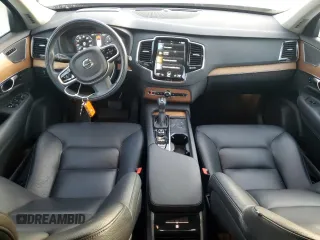 2021 Volvo XC90 Momentum z VIN YV4102CKXM1705883, wystawiony jako Copart lot #73878304 z przebiegiem 23 558 mil mil oraz Szkoda całkowita • Salvage title. Historia ofert i sprzedaży dostępna na DreamBid. Obrazek 8.