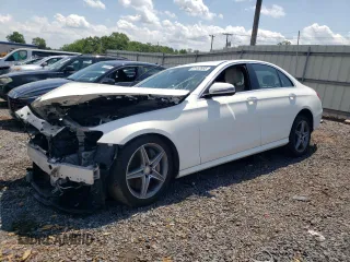 2017 Mercedes-Benz E 300 Luxury with VIN WDDZF4KB5HA017528, listed as a Copart auction lot 61452885 with 48,301 mi miles and Salvage title. Bid and sale history available at DreamBid. Image 1.