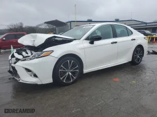 2020 Toyota Camry SE with VIN 4T1G11AK7LU930083, listed as a Copart auction lot 46674235 with 122,228 mi miles and Salvage Title. Bid and sale history available at carsss.com. Image 1.