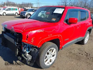2017 Jeep Renegade Latitude with VIN ZACCJBBB2HPF91832, listed as a IAAI auction lot 41432771 with 32,601 mi miles. Bid and sale history available at carsss.com. Image 19.